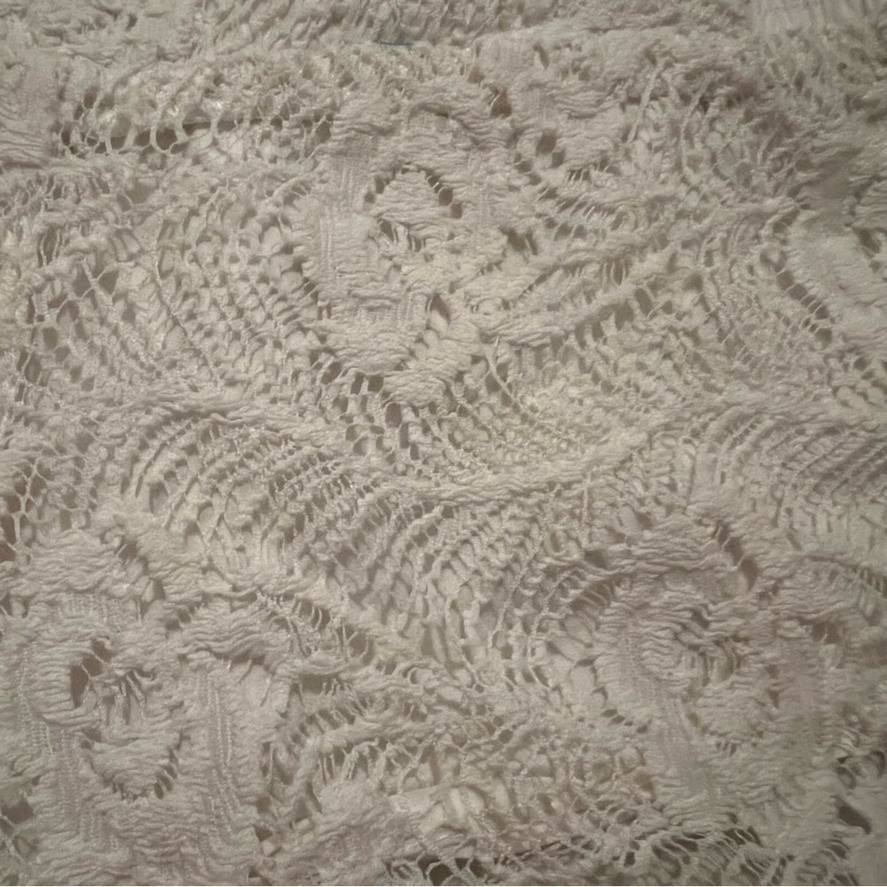 Miss Me White Lace Shorts - Picture 2 of 3